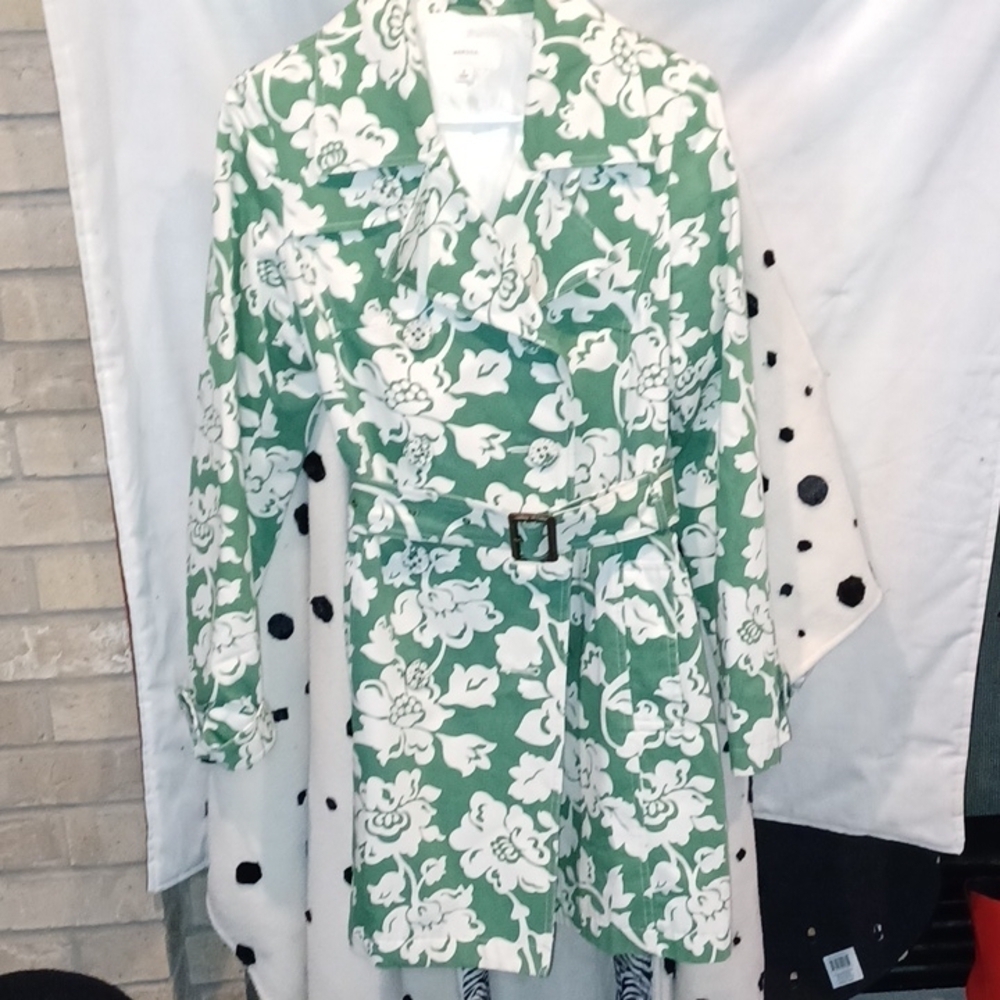 Merona Beautiful Green and cream Floral trench coat